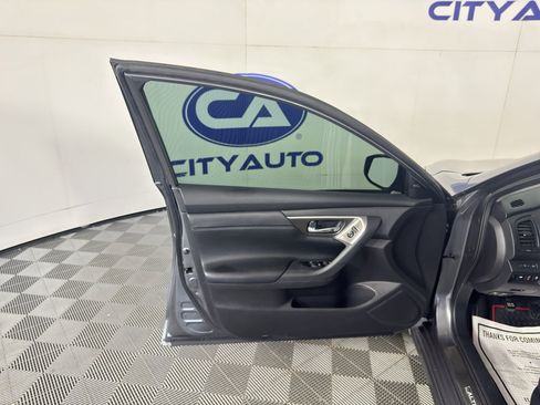 Used 2015 Nissan Altima 3.5 SL FWD image 14