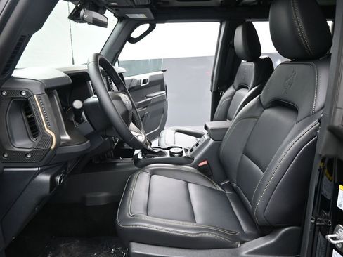 New 2026 Ford Bronco Badlands image 9