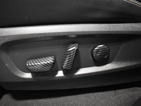 Used 2022 Nissan Pathfinder SL w/ Lighting Package (N92) image 17