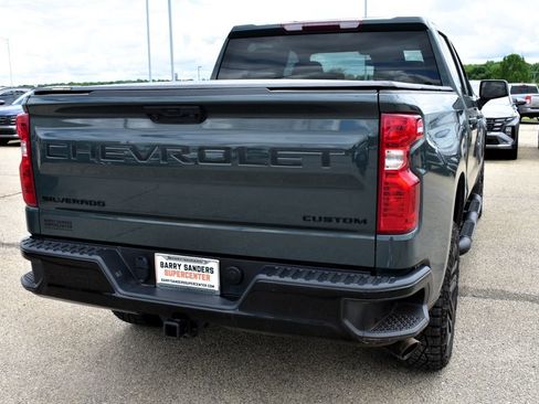 Used 2025 Chevrolet Silverado 1500 Custom Trail Boss w/ Dark Appearance Package AWD/4WD image 14