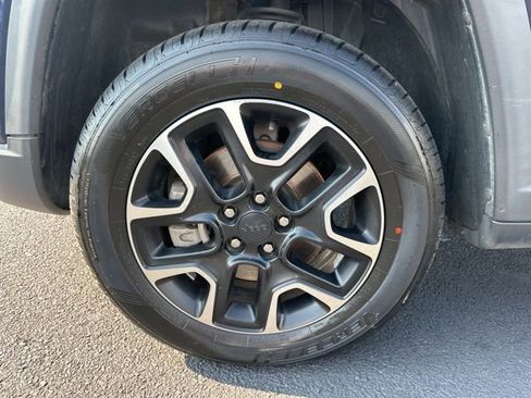 Used 2020 Jeep Compass Trailhawk image 29