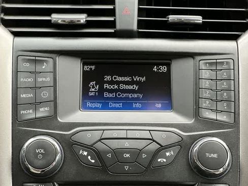 Used 2017 Ford Fusion SE FWD image 11