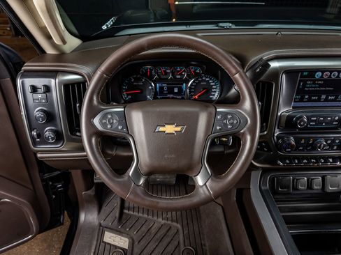 Used 2019 Chevrolet Silverado 2500 LTZ w/ Duramax Plus Package image 18