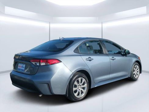 Used 2025 Toyota Corolla LE FWD image 3