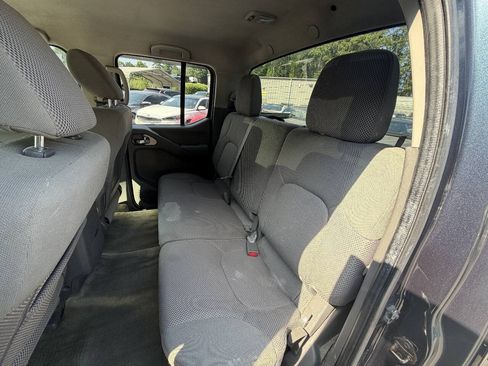 Used 2014 Nissan Frontier SV w/ SV Value Truck Package AWD/4WD image 10