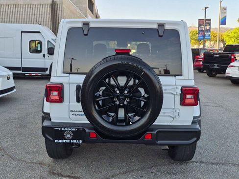 Certified 2025 Jeep Wrangler Unlimited Sahara AWD/4WD image 6