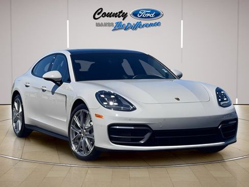Used 2021 Porsche Panamera RWD image 1