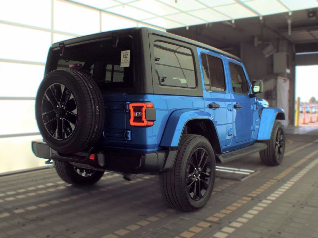 Used 2023 Jeep Wrangler Unlimited Sahara AWD/4WD image 2