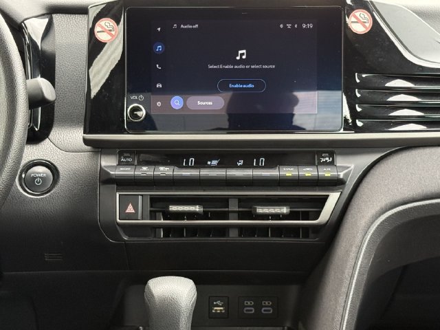 Used 2025 Toyota Camry LE FWD image 17
