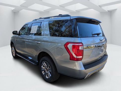 Used 2020 Ford Expedition XLT w/ Equipment Group 202A AWD/4WD image 5