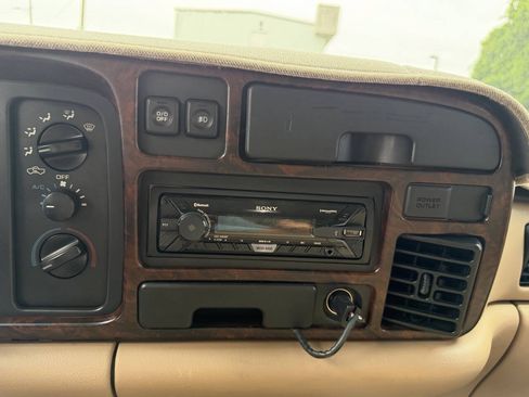 Used 1997 Dodge Ram 3500 Truck 2WD Club Cab image 34