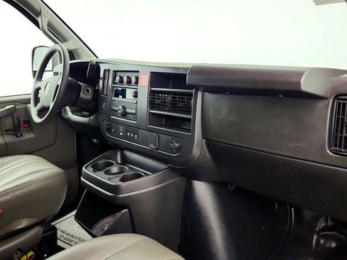 Used 2025 GMC Savana 3500 Extended RWD image 29