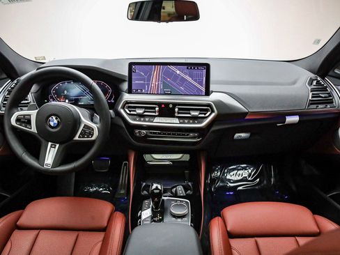 Used 2025 BMW X4 xDrive30i w/ Premium Package image 12