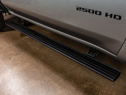 Used 2024 Chevrolet Silverado 2500 ZR2 w/ Technology Package image 13