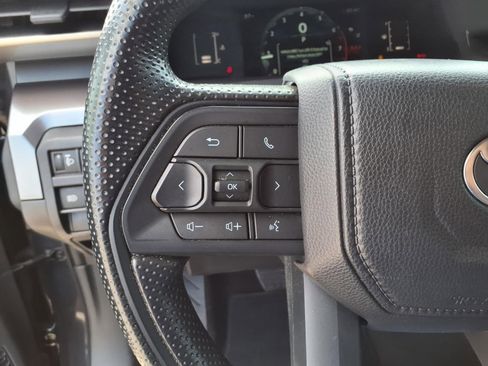 Certified 2025 Toyota Tacoma SR5 image 21