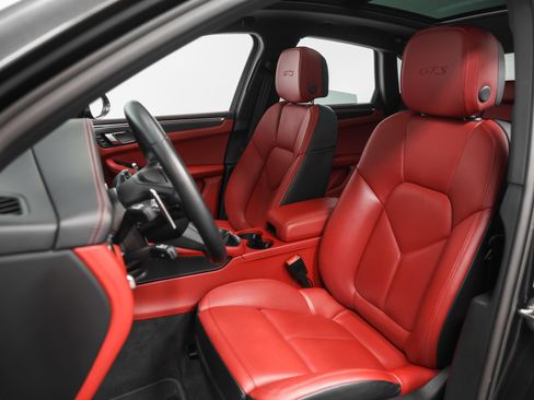Certified 2024 Porsche Macan GTS w/ Premium Plus Package AWD/4WD image 51