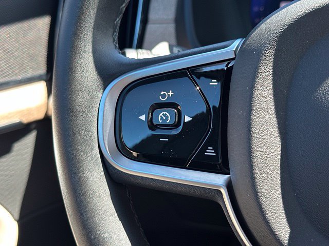 Certified 2025 Volvo XC90 B5 Core AWD/4WD image 28
