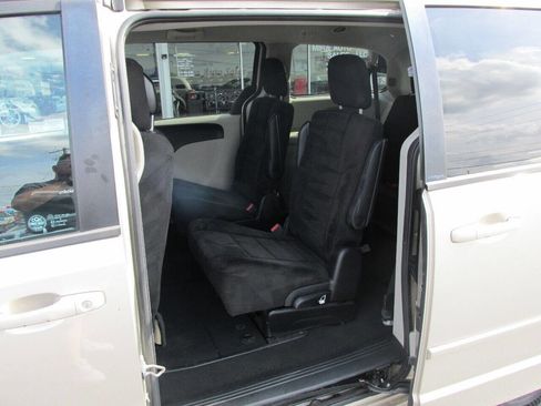 Used 2013 Dodge Grand Caravan SXT FWD image 15