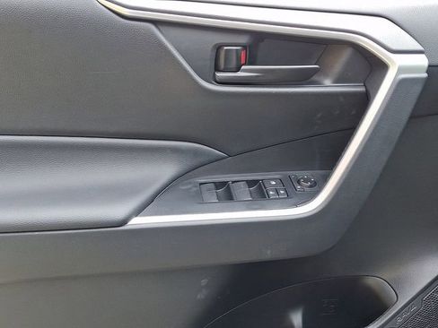 Used 2023 Toyota RAV4 LE AWD/4WD image 13