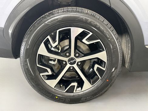 Used 2023 Kia Sportage EX FWD image 33