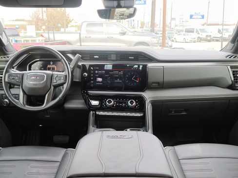 Used 2024 GMC Sierra 2500 AT4X image 40