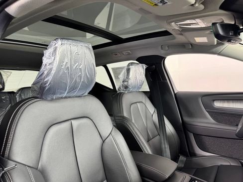 New 2026 Volvo XC40 B5 Plus w/ Protection Package Premier AWD/4WD image 7