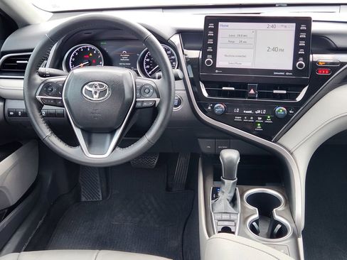 Used 2024 Toyota Camry XLE FWD image 30