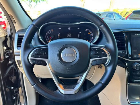 Used 2022 Jeep Grand Cherokee Laredo E image 20