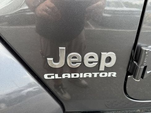 Used 2021 Jeep Gladiator Overland w/ Popular Equipment Package AWD/4WD image 26