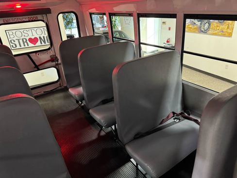 Used 2019 Chevrolet Express 3500 w/ School Bus Package image 36