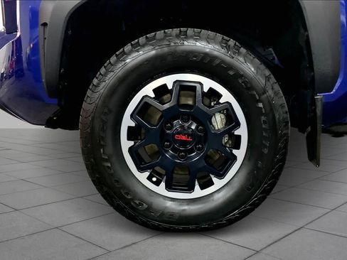 Used 2024 Toyota Tacoma TRD Off-Road image 10