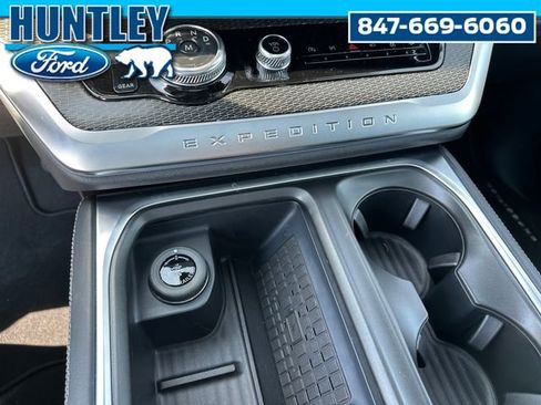 Used 2025 Ford Expedition Max Platinum w/ Stealth Appearance Package image 28