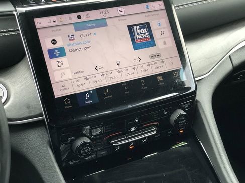 Used 2022 Jeep Grand Cherokee L Limited image 21