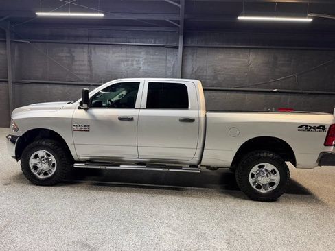 Used 2018 RAM 2500 Tradesman w/ Chrome Appearance Group AWD/4WD image 8