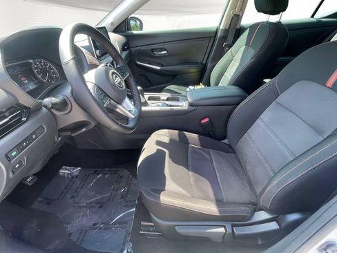 Used 2025 Nissan Sentra SR FWD image 14