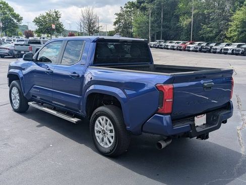 Used 2025 Toyota Tacoma SR5 AWD/4WD image 5