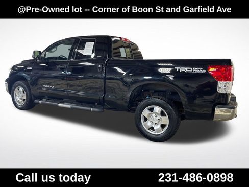 Used 2011 Toyota Tundra 4x4 Double Cab w/ TRD Off-Road Pkg image 3