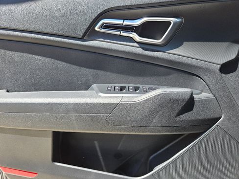 New 2026 Kia Sportage LX image 16