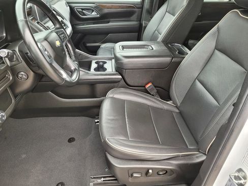 Used 2023 Chevrolet Suburban Premier image 24