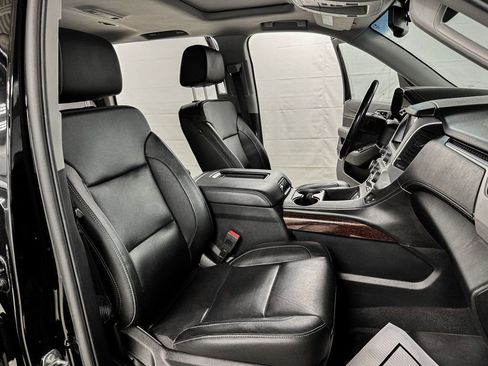 Used 2020 GMC Yukon XL SLT w/ HD Trailering Package image 11