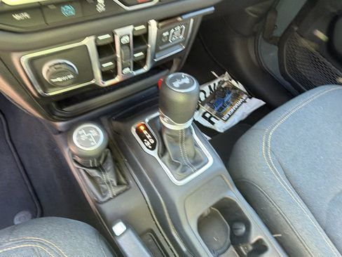 Used 2025 Jeep Wrangler Sahara w/ Safety Group image 30