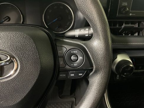 Used 2021 Toyota RAV4 LE image 23