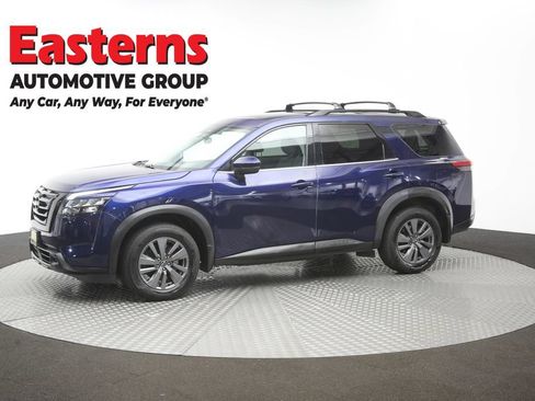 Used 2023 Nissan Pathfinder SV w/ SV Premium Package AWD/4WD image 59