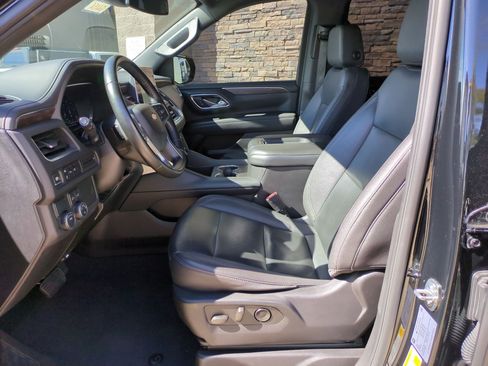 Used 2024 Chevrolet Suburban LT image 24