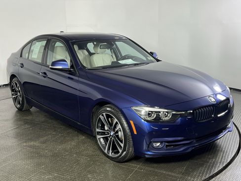 Used 2018 BMW 340i xDrive Sedan w/ Premium Package image 2