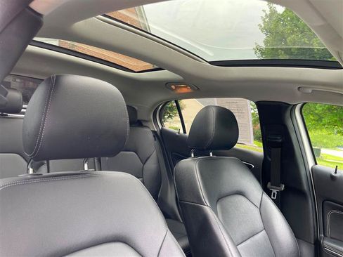 Used 2015 Mercedes-Benz GLA 250 4MATIC image 90