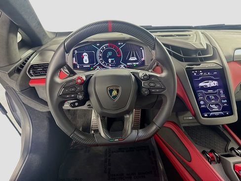 Used 2024 Lamborghini Revuelto image 23