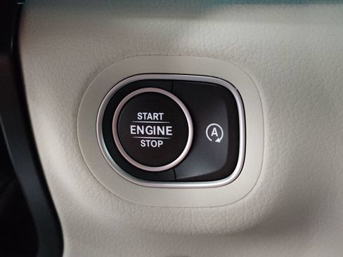 Used 2023 Mercedes-Benz GLS 450 4MATIC image 16