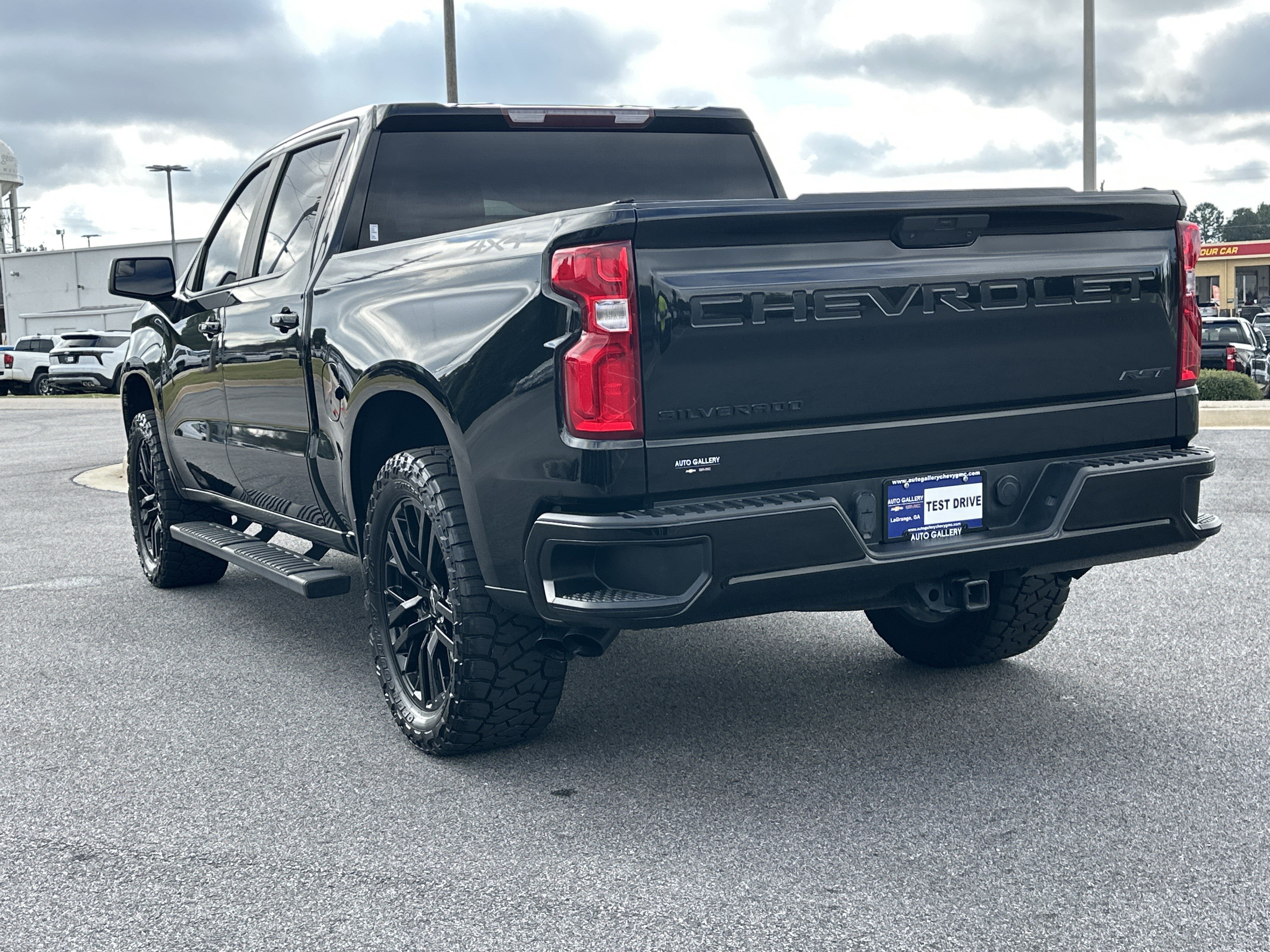 Used 2021 Chevrolet Silverado 1500 RST w/ Bed Protection Package AWD/4WD image 8