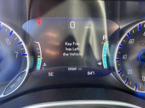 Used 2023 Chrysler Pacifica Touring-L image 12